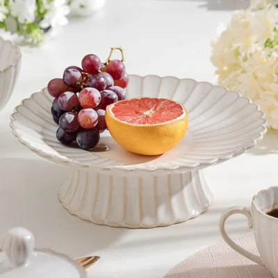 Scallop Elevated Plate – Ivory