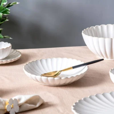 Scallop Quarter Plate – Ivory